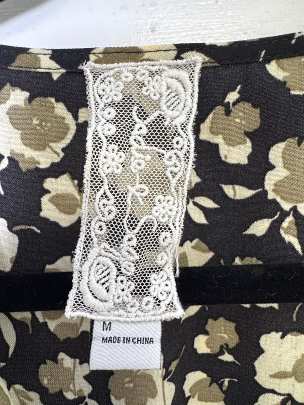 Sadie & Sage Anthro Faux Wrap Floral Mini Dress Taupe Black Boho M - Picture 2 of 7